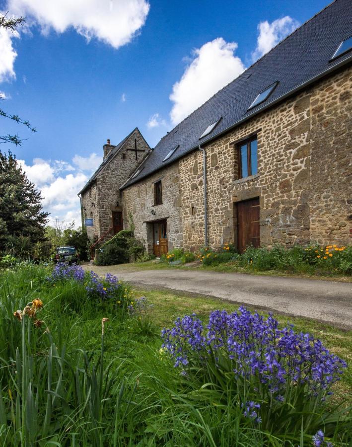 Les Quatre Siecles Bed and Breakfast Herce Exteriör bild